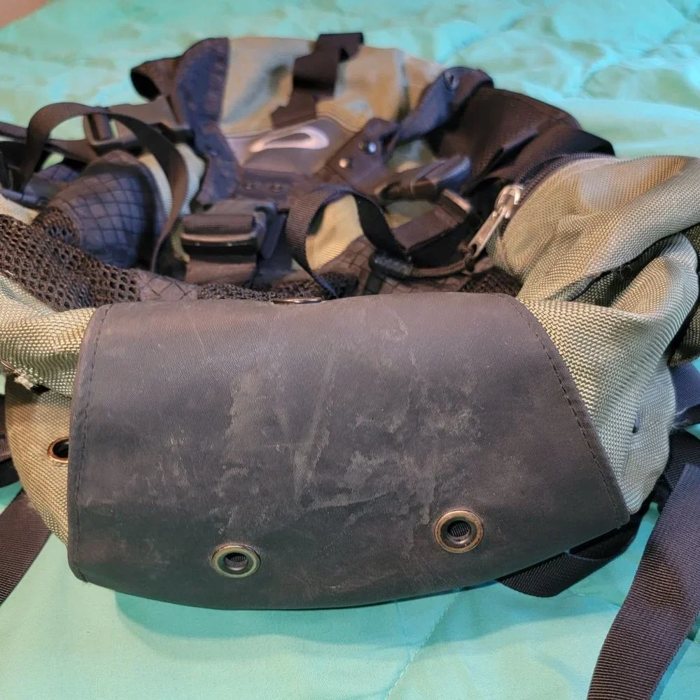 Oakley Icon Tactical Backpack Green Outdoor Camping Everyday Backpack